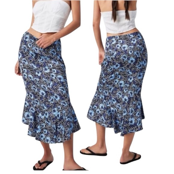 Free People Dresses & Skirts - Free People Everything's Rosie Midi Skirt Blue Floral Size 14
